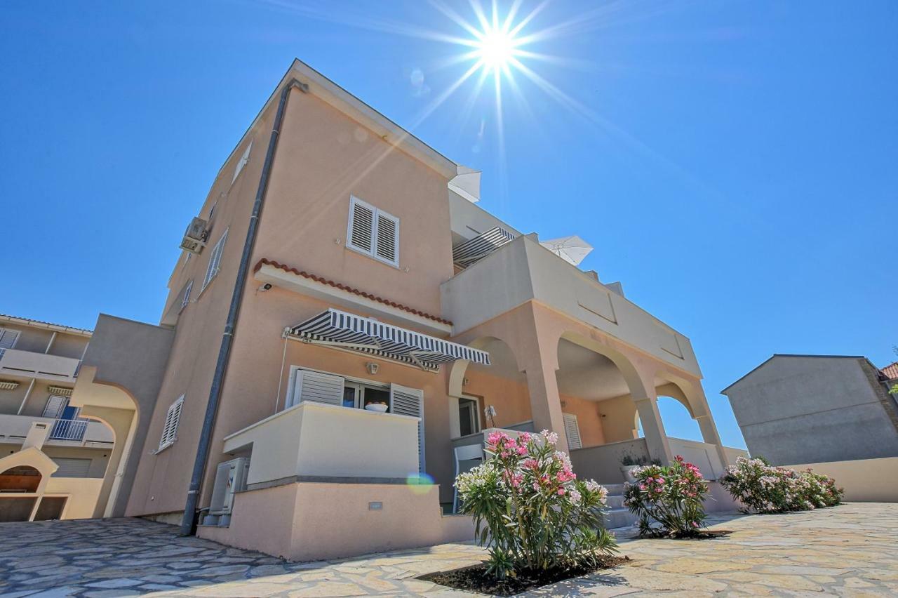 Villa Magena - Luxury Apartments In Pag Center Pag Town Esterno foto